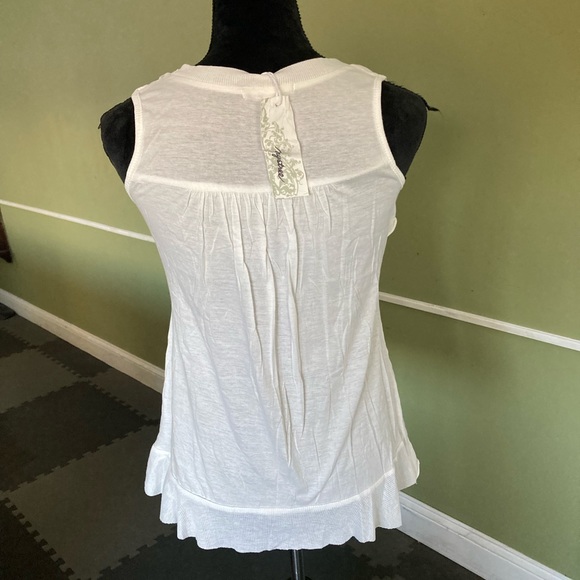 Top - Picture 2 of 2